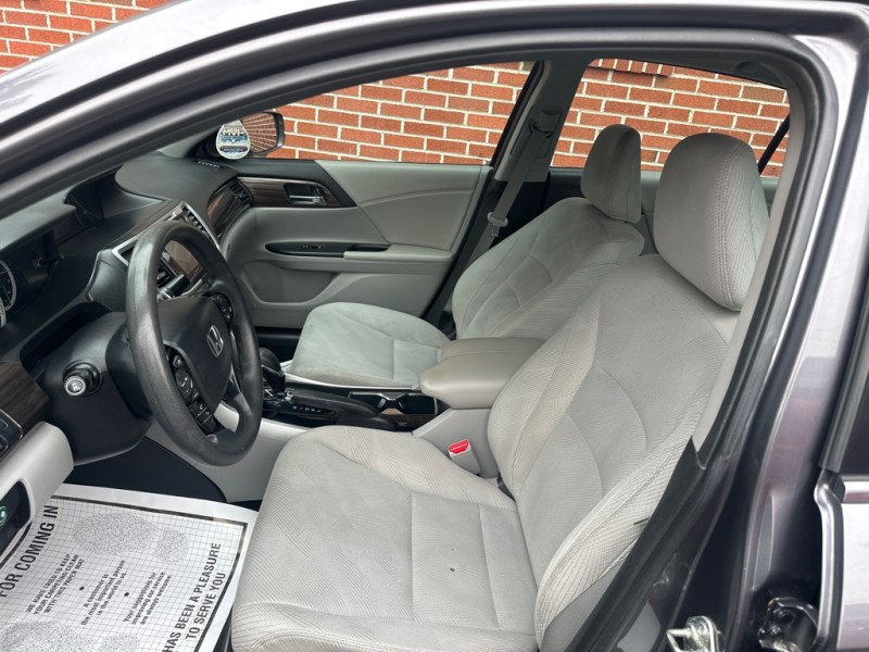 Additional photo of vehicle.