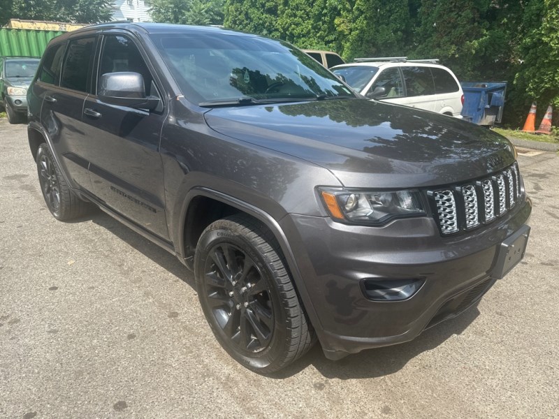 Additional photo of vehicle.