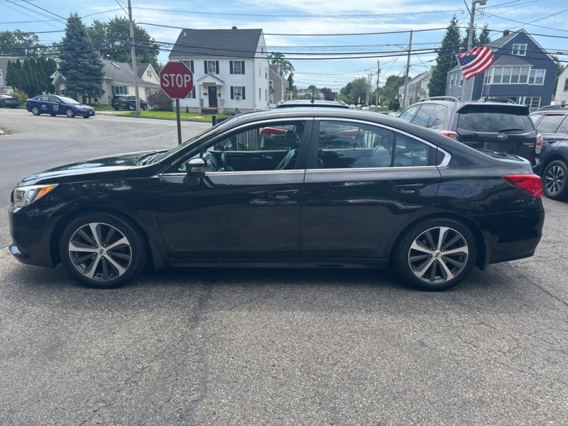 Additional photo of vehicle.