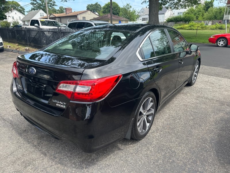 Additional photo of vehicle.