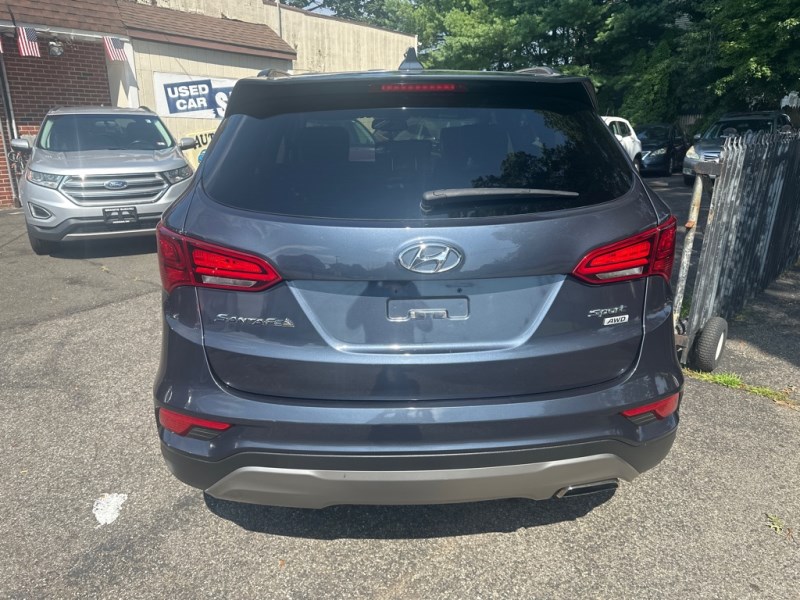 Additional photo of vehicle.