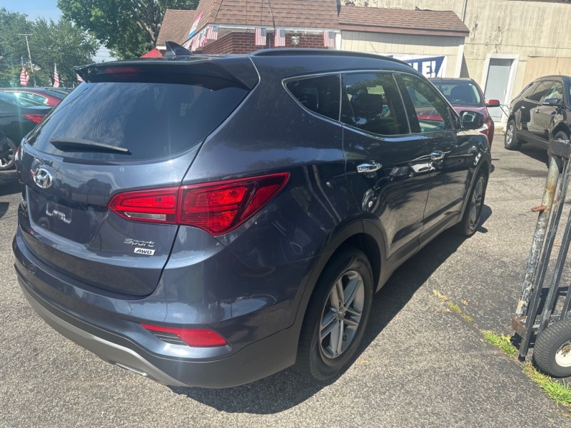 Additional photo of vehicle.