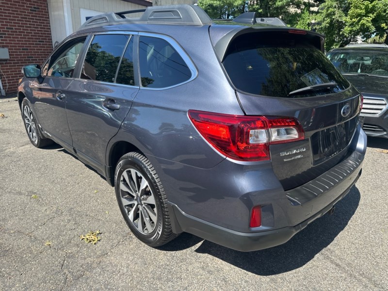 Additional photo of vehicle.