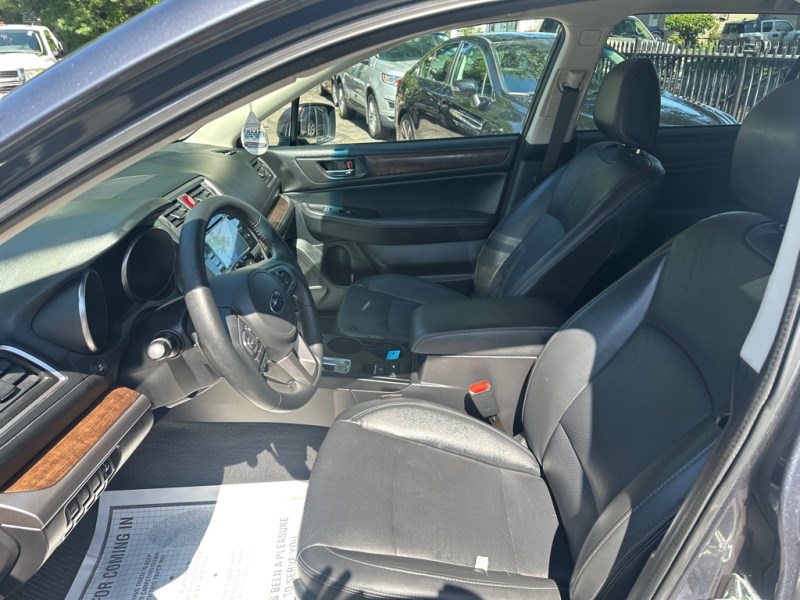 Additional photo of vehicle.