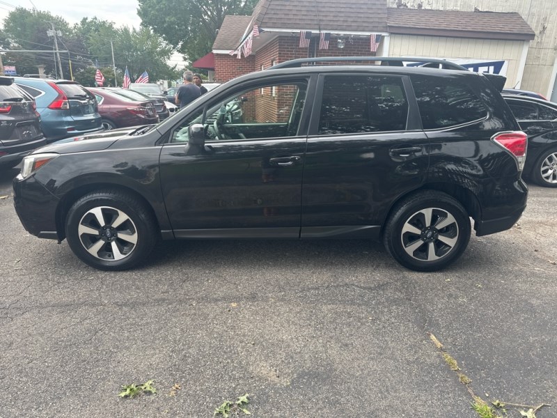 Additional photo of vehicle.