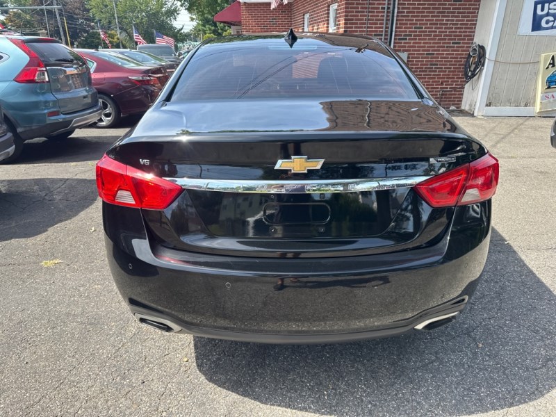 Additional photo of vehicle.