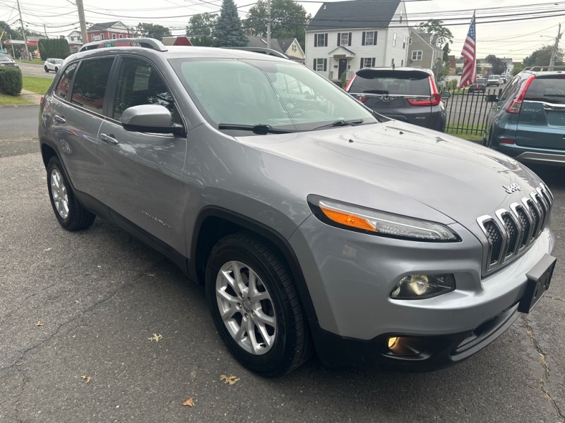 Additional photo of vehicle.