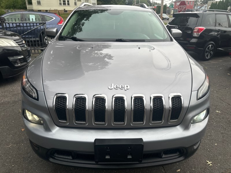 Additional photo of vehicle.
