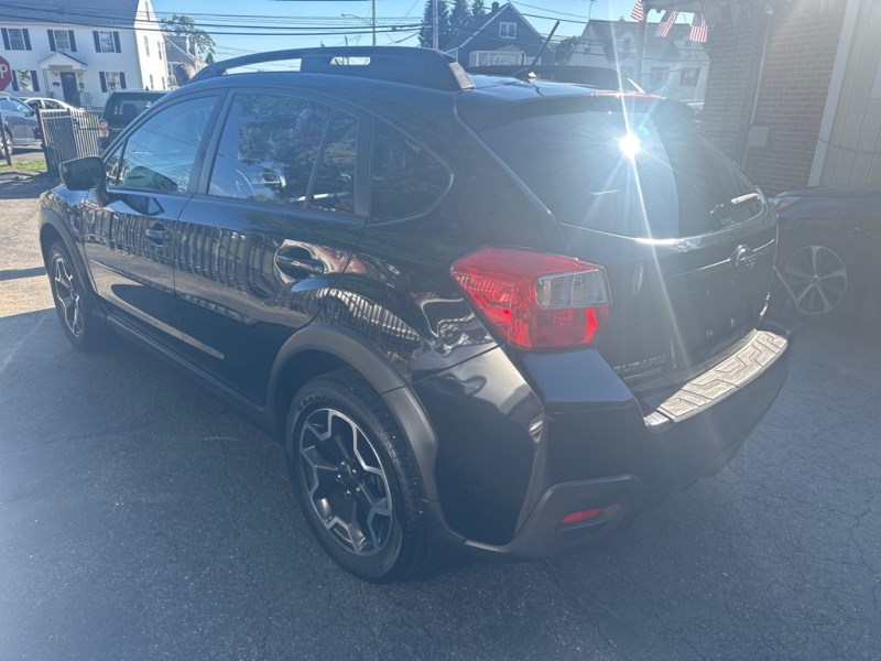 Additional photo of vehicle.