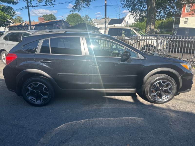 Additional photo of vehicle.