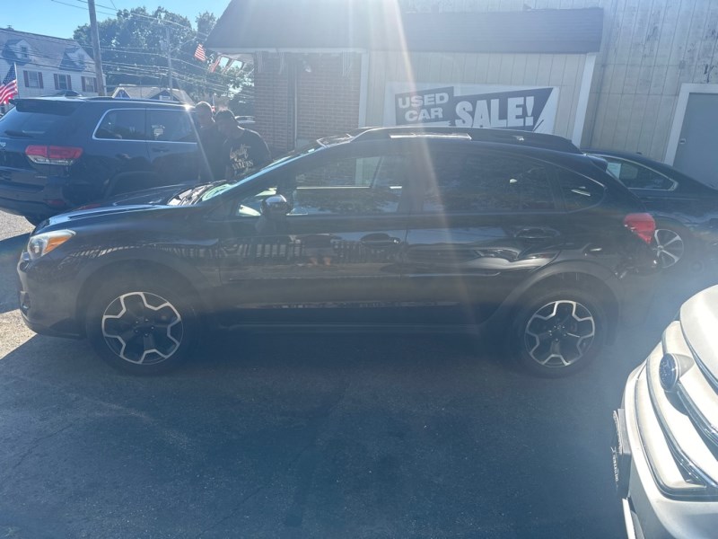 Additional photo of vehicle.