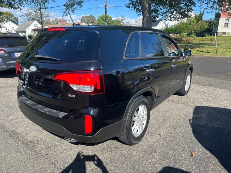 Additional photo of vehicle.