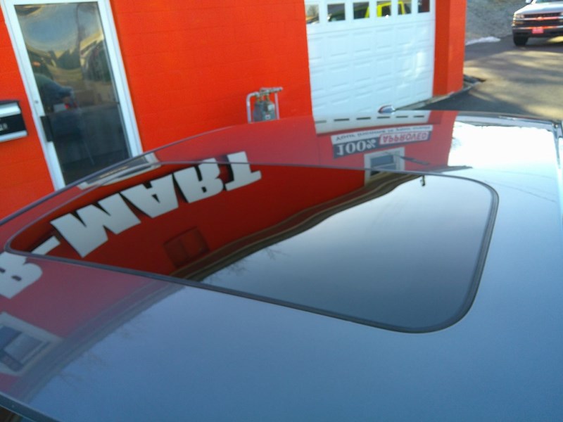 Additional photo of vehicle.