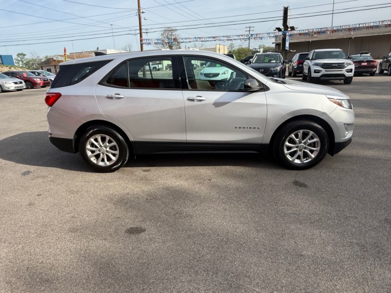2018 Chevrolet Equinox LS - Photo 7