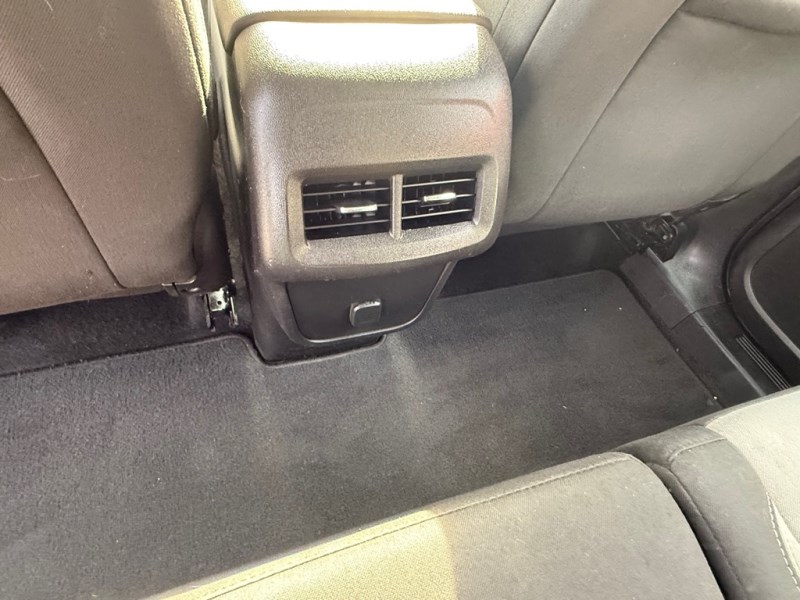 2018 Chevrolet Equinox LS - Photo 22