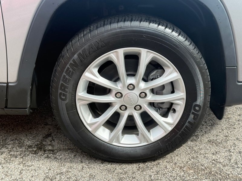 2019 Jeep Cherokee Latitude - Photo 15