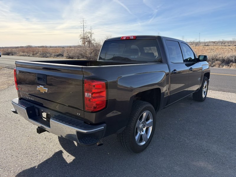 Additional photo of vehicle.