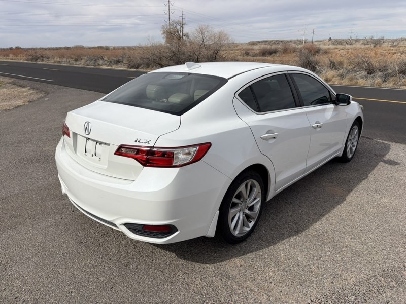 Additional photo of vehicle.