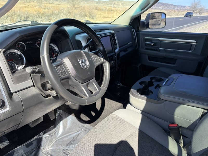 Additional photo of vehicle.