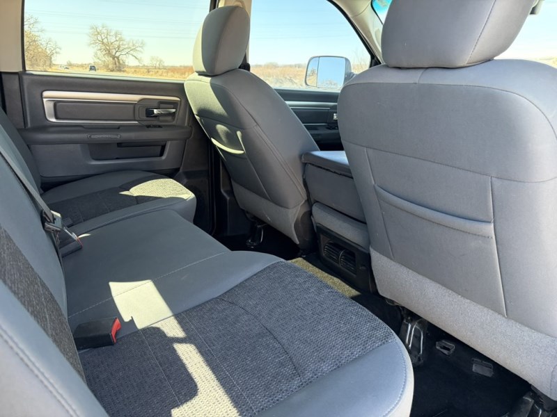 Additional photo of vehicle.