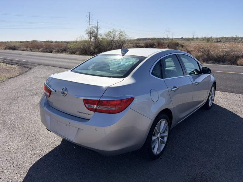 Additional photo of vehicle.