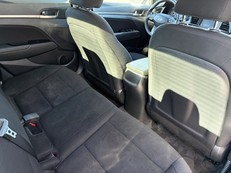 Additional photo of vehicle.