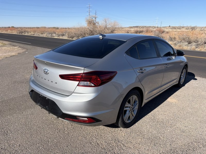 Additional photo of vehicle.