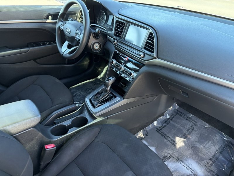 Additional photo of vehicle.