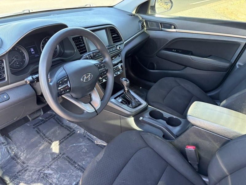 Additional photo of vehicle.