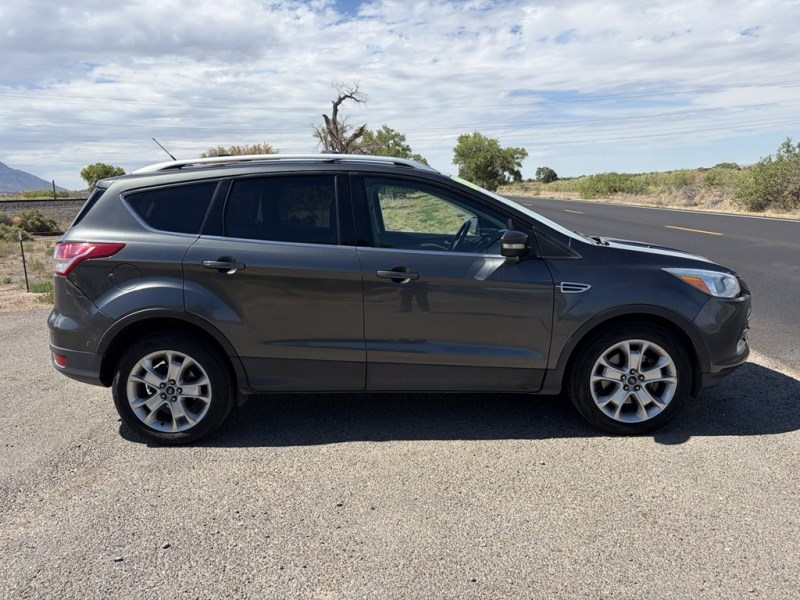 Additional photo of vehicle.