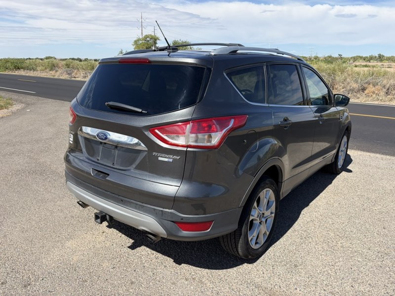 Additional photo of vehicle.