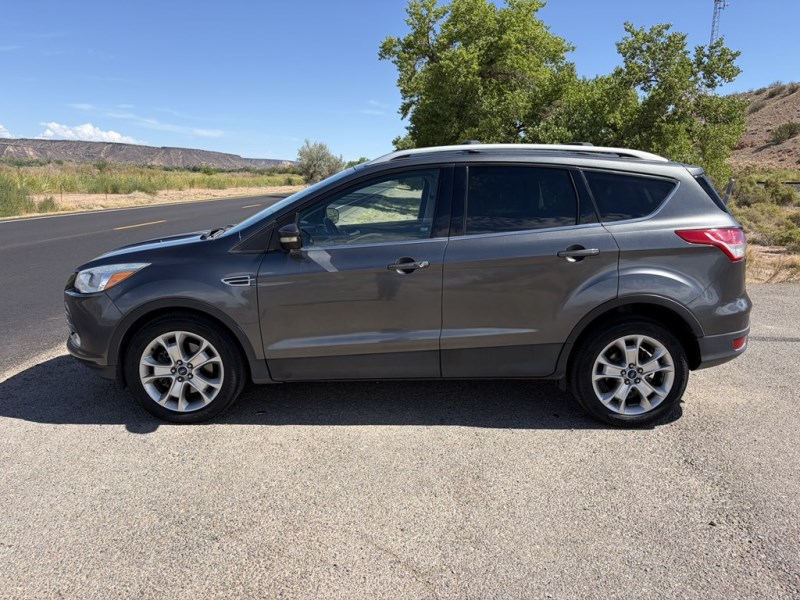 Additional photo of vehicle.