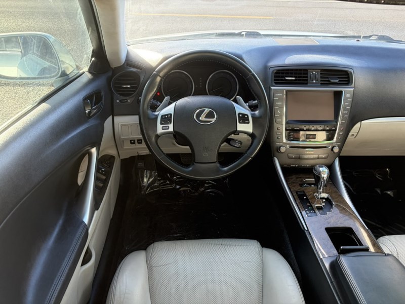 2013 Lexus IS 250 - Photo 11