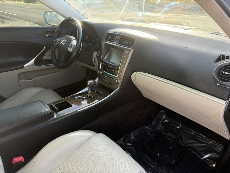 2013 Lexus IS 250 - Photo 12