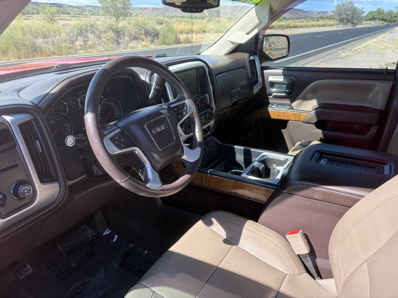 Additional photo of vehicle.