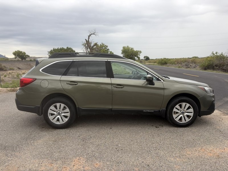 Additional photo of vehicle.