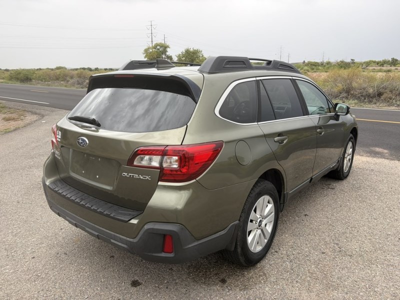 Additional photo of vehicle.