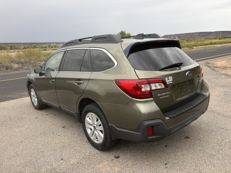 Additional photo of vehicle.