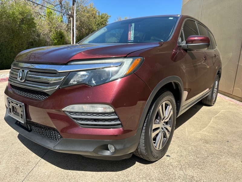 Additional photo of vehicle.