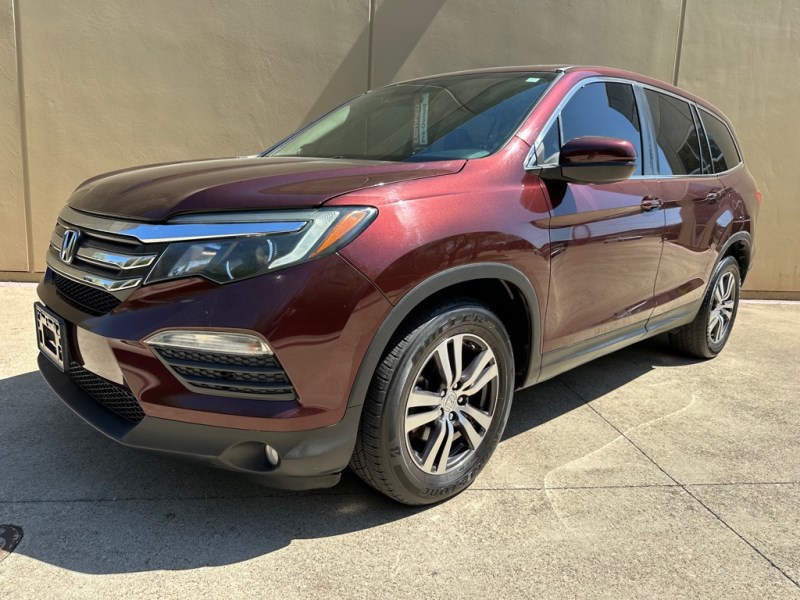 Additional photo of vehicle.