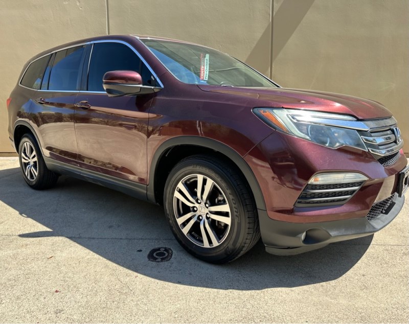 Additional photo of vehicle.