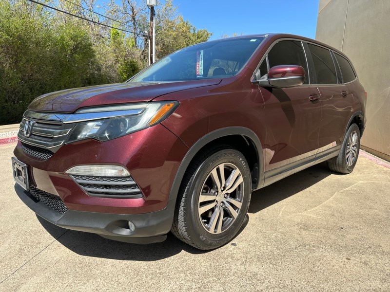 Additional photo of vehicle.