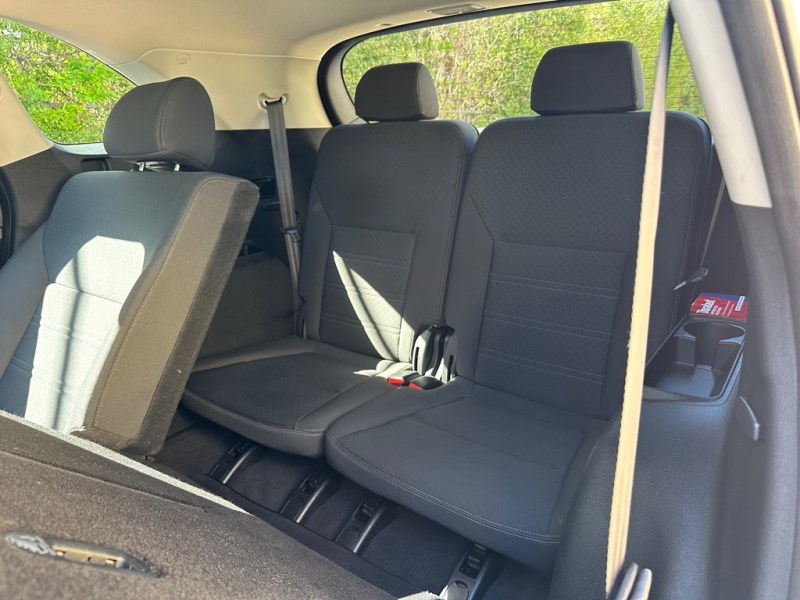 Additional photo of vehicle.