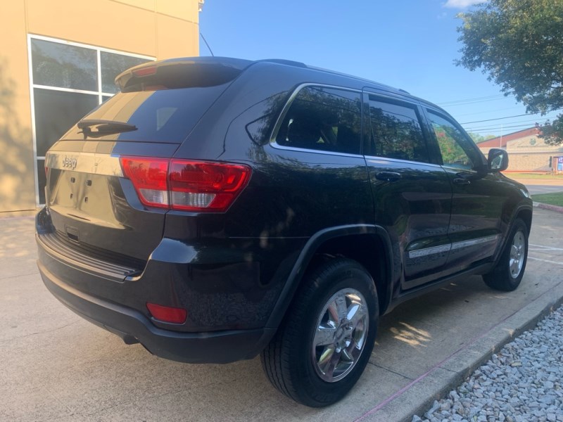Additional photo of vehicle.