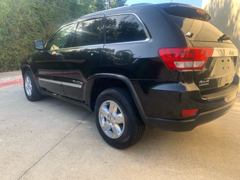 Additional photo of vehicle.