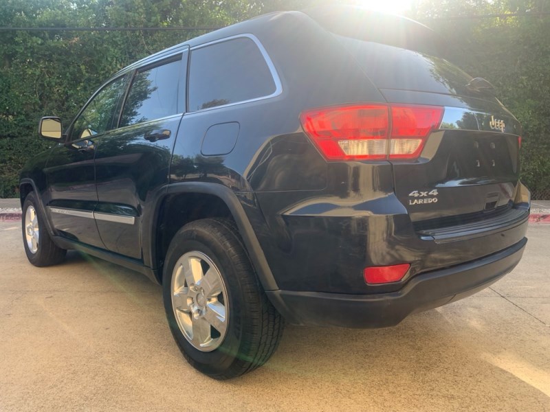 Additional photo of vehicle.