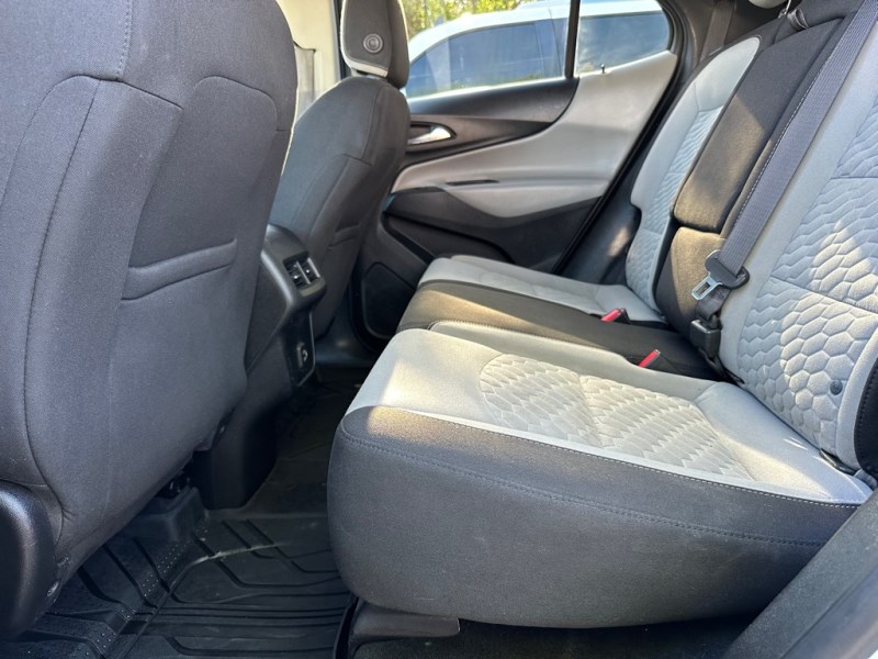 Additional photo of vehicle.