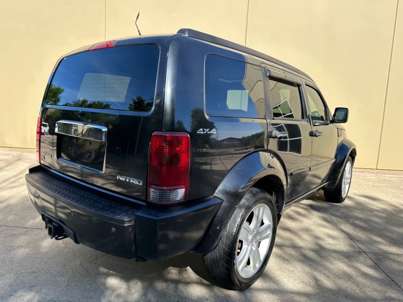 Additional photo of vehicle.