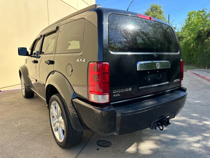 Additional photo of vehicle.