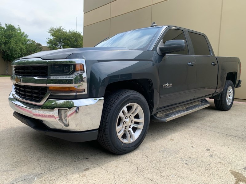 Additional photo of vehicle.